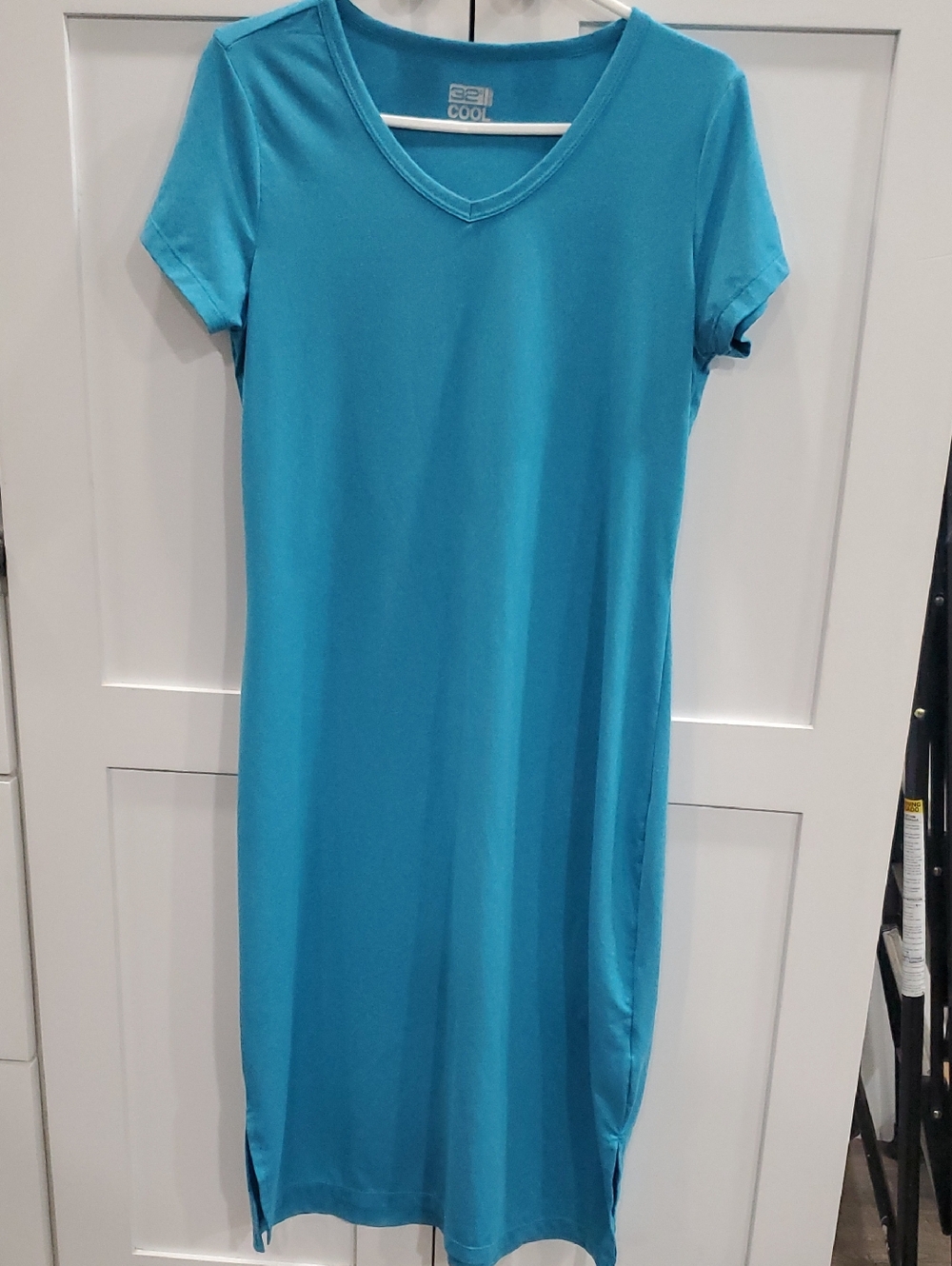 32 Degrees Teal Blue V-Neck Midi Dress